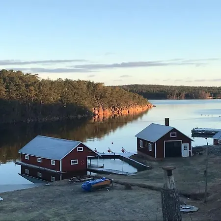 Kalles, Skaergardsidyll Med Utsikt Oever Hamnsundet Casa vacanze Saltvik