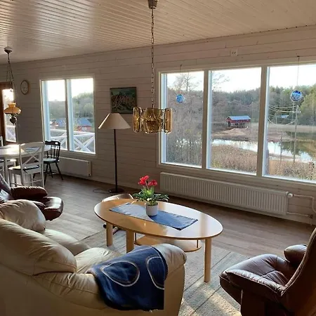 Prázdninový dům Kalles, Skaergardsidyll Med Utsikt Oever Hamnsundet