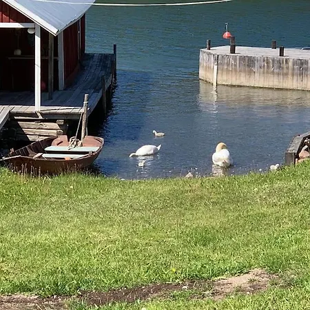 Semesterbostad Kalles, Skärgårdsidyll Med Utsikt över Hamnsundet Saltvik